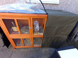 Large Hutch with insulated cover - for Rabbits, or Guinea Pigs.