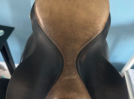 Black Country saddle 17&rdquo;