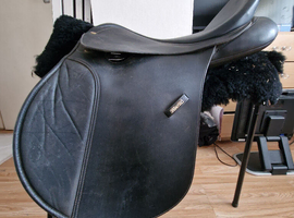 Wintec 500 black all purpose changeable gullet saddle