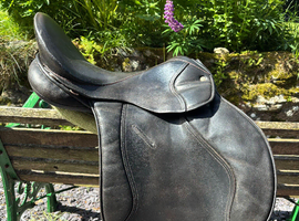 Antill GP/Jumping saddle. Medium fit, 17.5&rdquo; seat