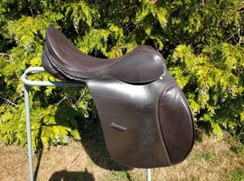 Calcutt & Son's Southern Scotney  General purpose,17inch English leather saddle, in lovely condition.