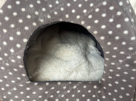 Cat bed with pillow inside
