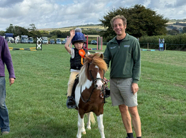 Perfect Family Lead Rein / First Ridden Pony &ndash; Rides & Drives (including cart)