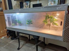 Vivarium 4 foot light grey with electrics