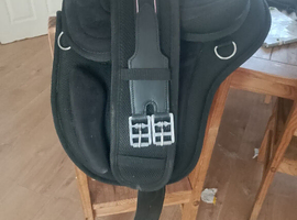 12/13 treeless saddle and girth
