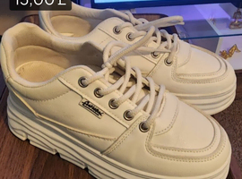 White Chunky Sneakers &ndash; Size UK _5