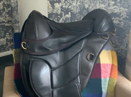 Viking saddle