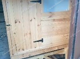 Brand New kit box with fifteen perches