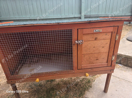 Small hutch