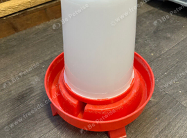 Poultry feeders/waterers