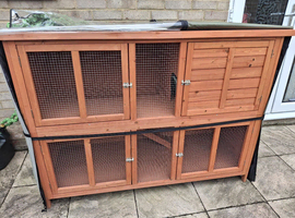 5ft double rabbit hutch like new