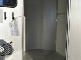 Cheval Liberte Maxi - Living UNFITTED Horse Trailer