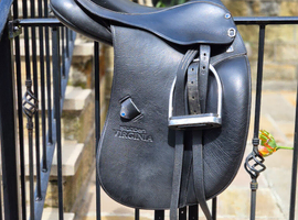 Stubben Virginia black 17.5 inch black dressage saddle