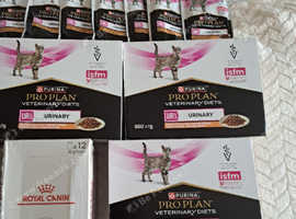 Urinary cat food