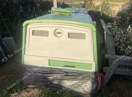 Eglu cube automatic door