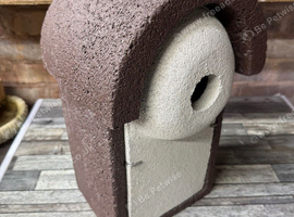 Solid bird house