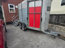 Horse box