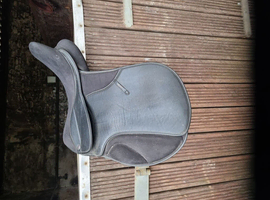 Thoroughgood griffin saddle