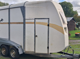 Bateson ascot double horse box