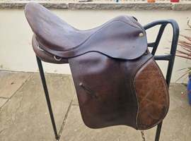 17.5" leather saddle
