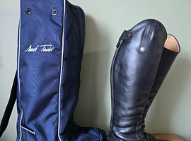Mark Todd Riding boots & travel bag