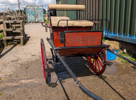 2 wheeled pony carriage