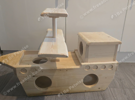 Small animal boat play house chinchilla
