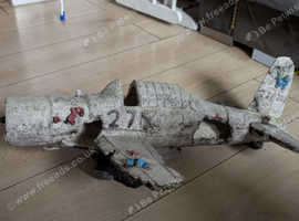 Aquarium sunken airplane