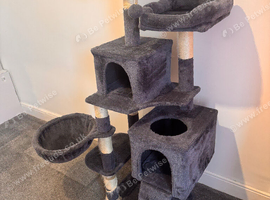 Cat tree - good condition