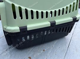 Pet carrier