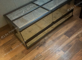 Leopard gecko enclosure