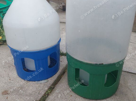 Bird water feeder