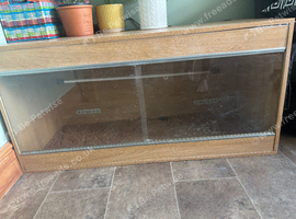 3.7 foot Vivarium