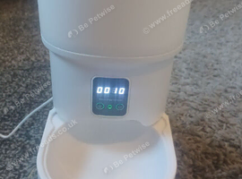 Automatic feeder open to offers
