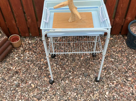 Parakeet play stand on wheels