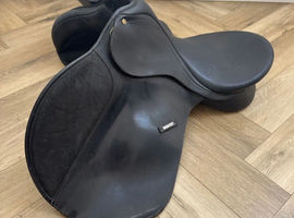 17 1/2&rdquo; wintec saddle,