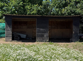 Field shelter