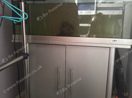 Large Tropical or Cold Water Fish Tank With Cabinet