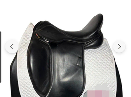 Horse, Cob & Pony 17" Wide Black Dressage Saddle