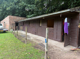 1 space full/ assisted livery must be mare