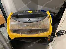 Brinsea octagon 20 incubator