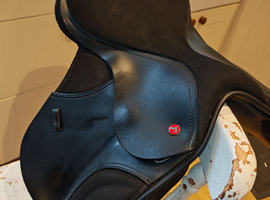15.5" Thorowgood T4 saddle changeable gullet