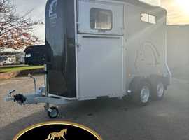 Cheval Liberte Touring Country horse trailer + tack room New - &pound;8820 - Black