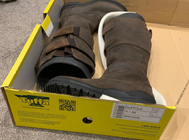 Tuffa Boots