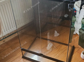Exo terra terrarium 90cm high 45cm deep 60cm wide