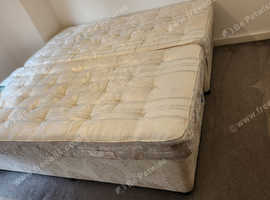 Single bed with or without mattresses