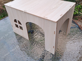 Large pet house/shelter/hide for rabbit, guinea pigs etc