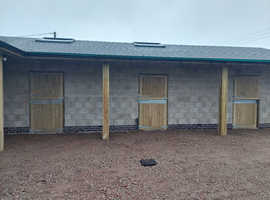 FREE Stables available SK14