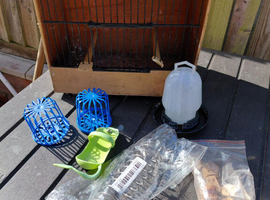 Bird cage / aviary accessories