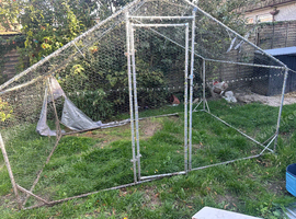 Animal enclosure